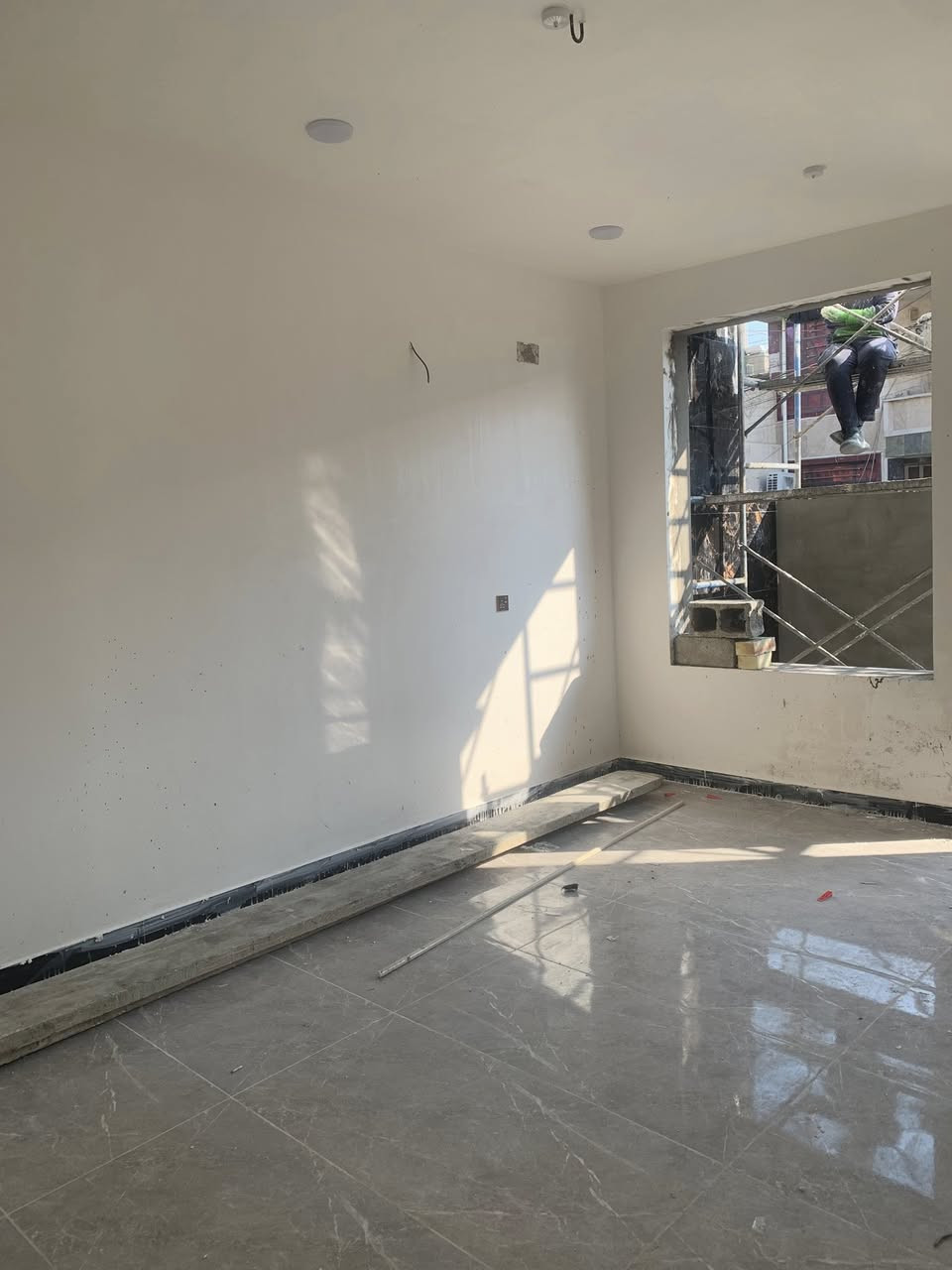 البيع البيت مساحه 100 وجه5
حي الاعلام الشباب  
خلف سوق اميمه مباشر
قيد لانشاء اقل من شهر يكمل
 بناء درجه اولى  
ابواب خاصه جام عازل
طابقين 
طابق اول 
صاله ومطبخ وخدمات وغرفت نوم
طابق الثاني 
غرفتين نوم وخدمات 
اتصال ع ارقام 
***********
***********
***********
