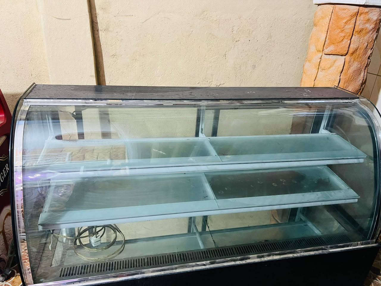 براد كيك للبيع شغال ع الفحص 
واتساب ***********
