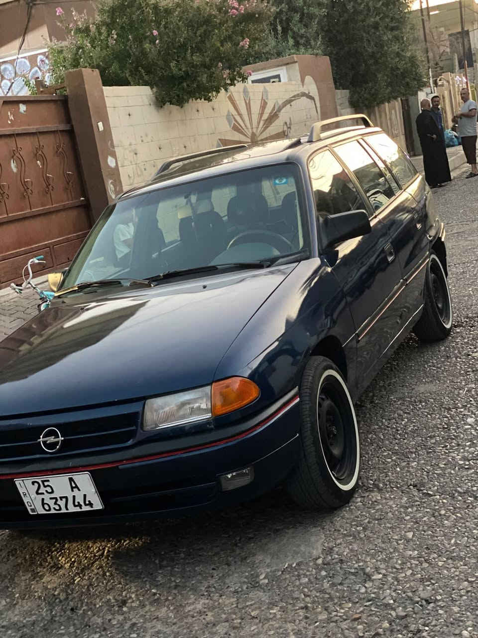 استرا استيشن للبيع موديل 93 سنويه 31 سياره بسمي سياره كلش نظيفه مكينه 18 كير مكينه بشرط و شرط تحويل  سعر 45بي مجال بسيط عنوان كركوك ***********
