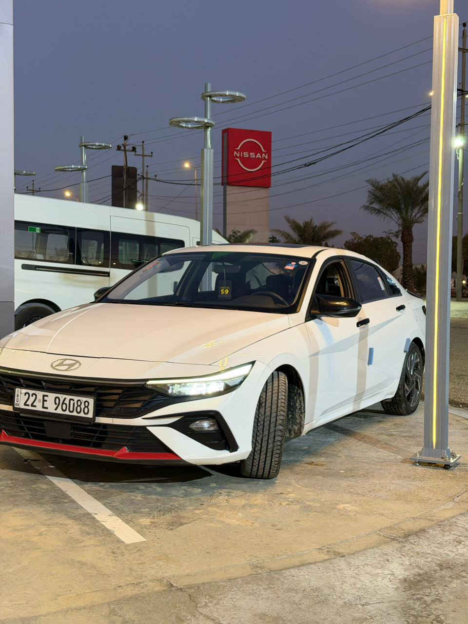 السياره جديده كفاله عامه           . السعر 143.
النترا.    2024     رقم أربيل      
    
المواصفات فوووول      .      محرك 1500 دبل نوزل دوش 
شاشه ديجتال 
بصمه                            جام عل ريمونت اوتو 
كشنات جلد 
هند بريك بصمه         تحويل.  اووكاله
اوتو هولد                  
فتحه سقف                   
محرك 1500دبل نوزل                            
حساس لايت 
حساس خلفي بلادي 
حساس أمامي بلادي 
تبريد قطعتين
كاميرا خلفيه بلادي 
جي بي اس
نضام تشغيل الكاميرات 
شاشه  كبيره اصلي ابل كار بلي 
نضام ترحيب مري شفط
نضام مود درايف إيكو وسبورت و عادي
تحكم ستيرن فول 
ويل كب كروم حجم 17
لد امامي نهاري
 شباك نيكل
مانع انزلاق
مانع انحدار 
لايت عدسات زنون 
ايرباكات
جهاز موازنه ABS
مكانه نجف
للاستفسار الاتصال السيارة 
***********
