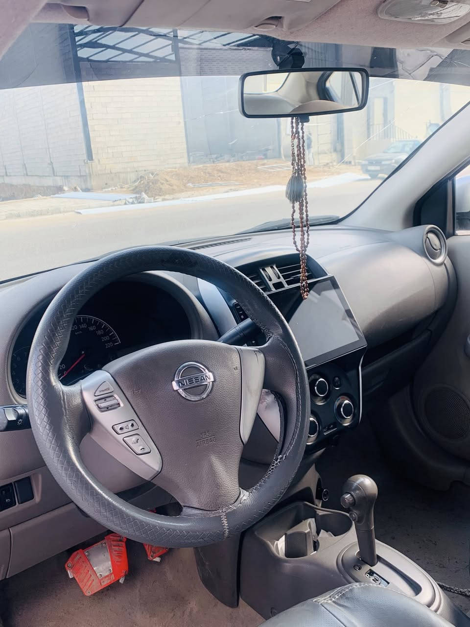 نيسان لاكشميباي موديل ٢٠١٦ بي بوياغ ته نها توزي ساردي هه يه گير و مكينه ي به شه رت سنوي و ژينگه و نوييه به ناوي خومه بالي بو دانراوه شاشه يه و دوو گيجه 
سعري ٩٧ و مجاليكي كه م 
***********

نيسان صني موديل ٢٠١٦ بدون صبغ بس بي شويه تعديل بارد محرك و الكير بشرط
سنويه جديده سياره باسمي 
سعر٩٧ ورقه
