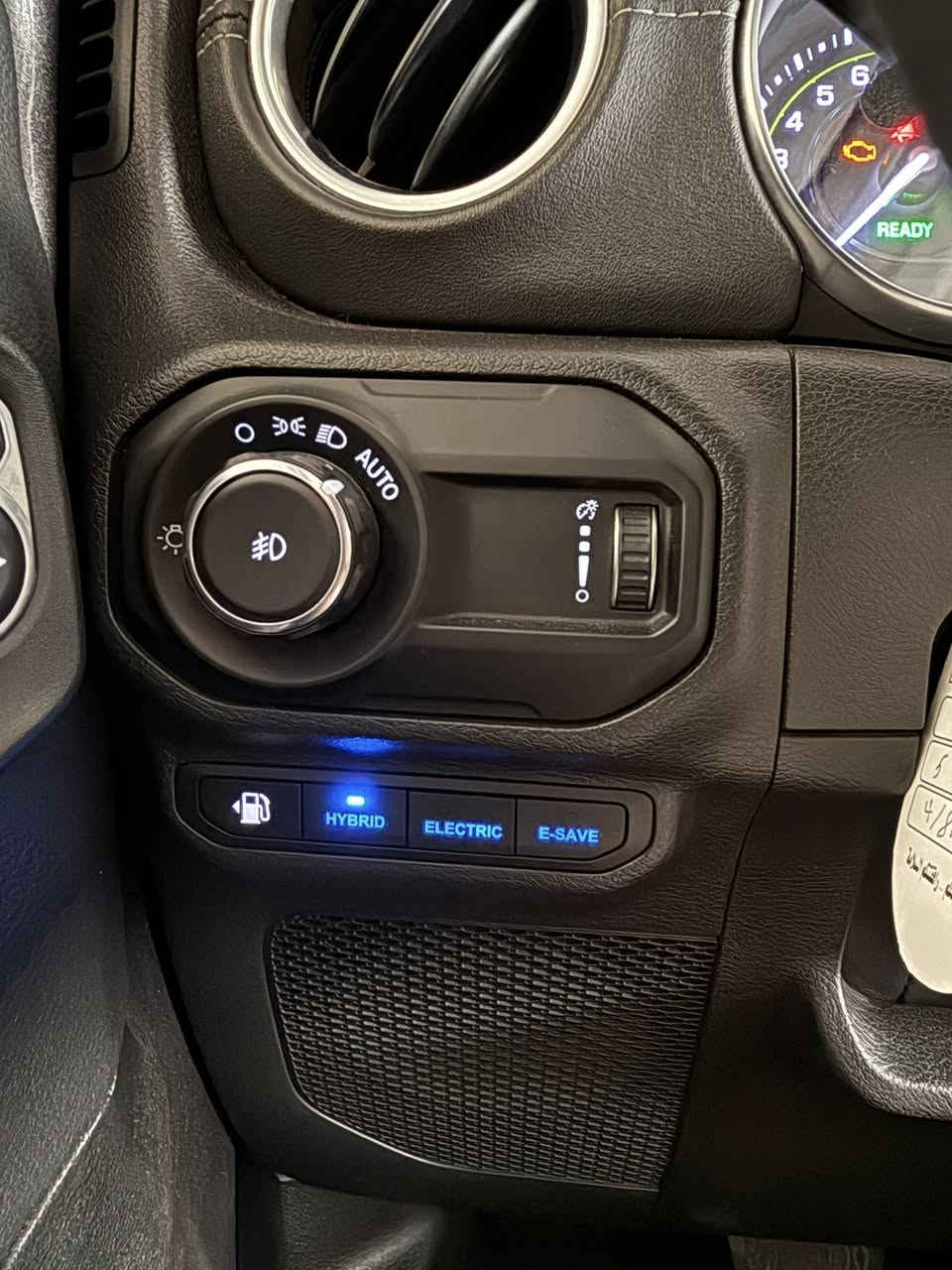 يا الله
السلام عليكم
جيب رانكلر 2023 هايبرد 4xe
‏SAHARA
دفع رباعي 
كير اوتماتيك
ماشيه 30الف 
تشغيل عن بعد
محرك 2.0تيربو
كشنات جلد 
سستم سماعات ILPINE
تدفئه كشنات وستيرن
السقف قابل للفتح /البيبان كذلك
تبريد قطعتين
تحكمات ستيرن
رقم بغداد 
السياره كامله مكمله 

السعر:30,000$ قابل للتفاوض

للاستفسار:***********
                    ***********
