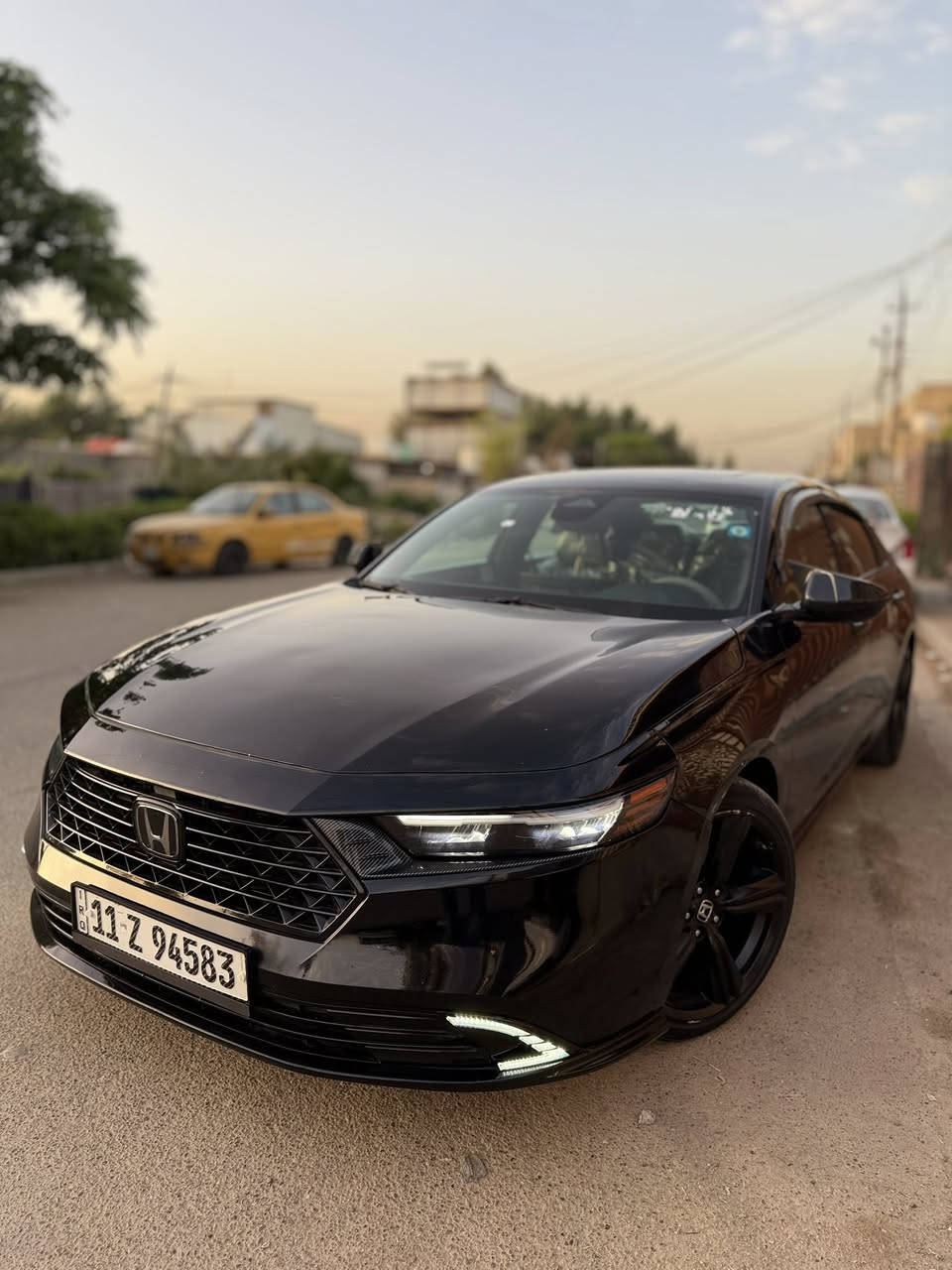 � للبيع | هوندا أكورد هايبرد 2025 | فئة Sport فول مواصفات 🚘
📍 المكان: حي الجهاد 
💲 السعر:186 ورقة – وبي مجال
 رقم + واتس ***********

🔹 تفاصيل السيارة:

 وارد أمريكا
 ماشية فقط (3800 )كيلو متر
 هايبرد | مكينة 2000 | فئة Sport فل كامل
 بصمة تشغيل + بصمة أبواب
 فتحة سقف
 تشغيل عن بُعد
 تبريد قطعتين💨
 كراسي كهرباء
شاشه كبيره
 رادارات أمامية وخلفية وجانبية
 سايد بريك بصمة + أوتو هولد
‏ CarPlay + 📲شاحن وايرلس
 تحديد مسار + فول تحكم من الستيرن
 ومواصفات خاصة كثيرة إضافية
حادثها بنيد ومصلح نفسه بعده بصور بدون شاصي ولا لغد وبيها بارد بلجاملغ
للبيع فقط
