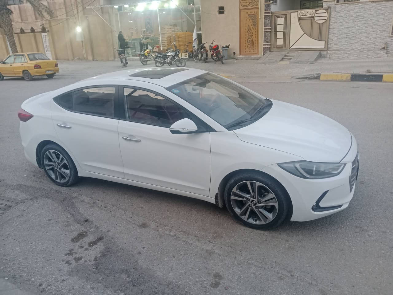 السلام عليكم سياره للبيع النترا موديل 2018 وارد  خليجي كفاله عامه كير مكينه لا تنقص لا تبخير مواصفات فول بصمه شاشه تحكم ستيرن قطعتين تبريد ميري شفط فتحه تخم تاير حداديه تبريد ثلج مكاني كربلاء السعر 143 بيها مجال رقم//***********// الهاتف
