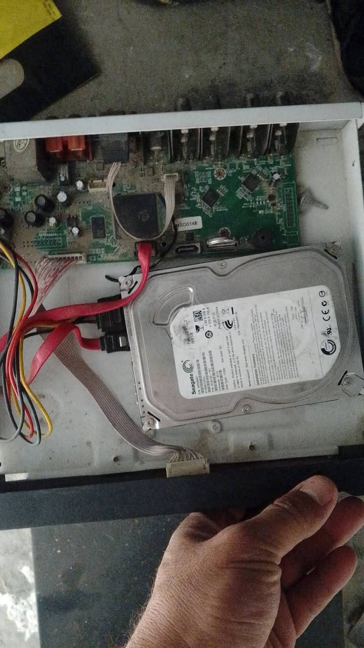 عندي ديفي ار ٨ خطوط سامسونج السعر ٥٠ الف رقمي ***********
