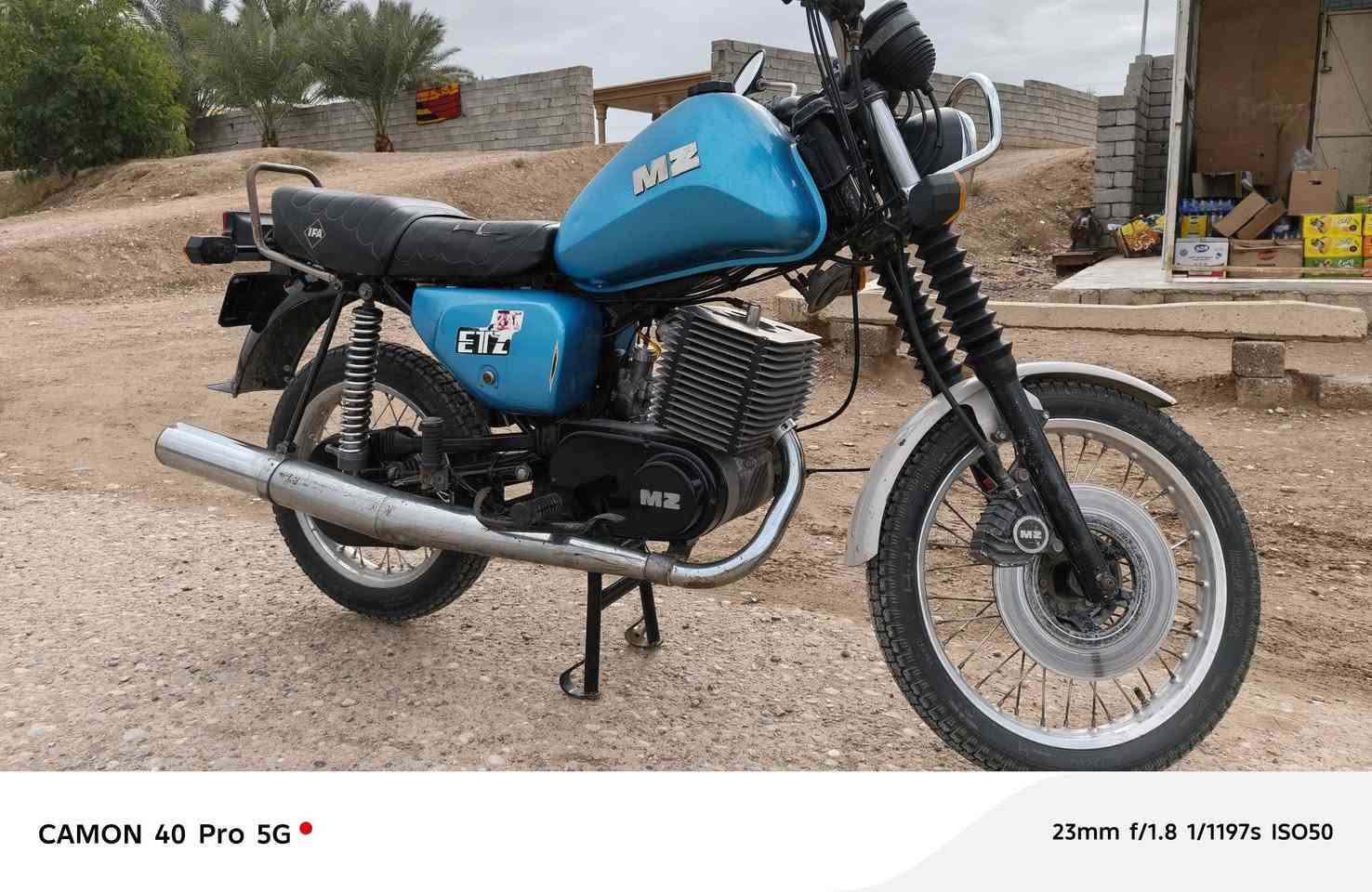 اعادت النشر بسبب الوعود الكاذبه 
رجائاً رجائاً الموشراي لا يتصل ويكول احذف المنشور باجر جايك شبعنا من هاي السوالف 
دراجه mz موديل 88 حاويه ما ماشي بالعراق محرك كصه واحد ع الفتح كلها بلاديه عدا التايرات بدلتهن قالب الماني والكابريتر مبدله والاصليه موجوده رقم وسنويه صلاح الدين بسمي مكفول كفالع عامه من الصبغ والفطر ولحيم تيده هوه والرقم تيده بدون اتصل وتتدلل ***********
