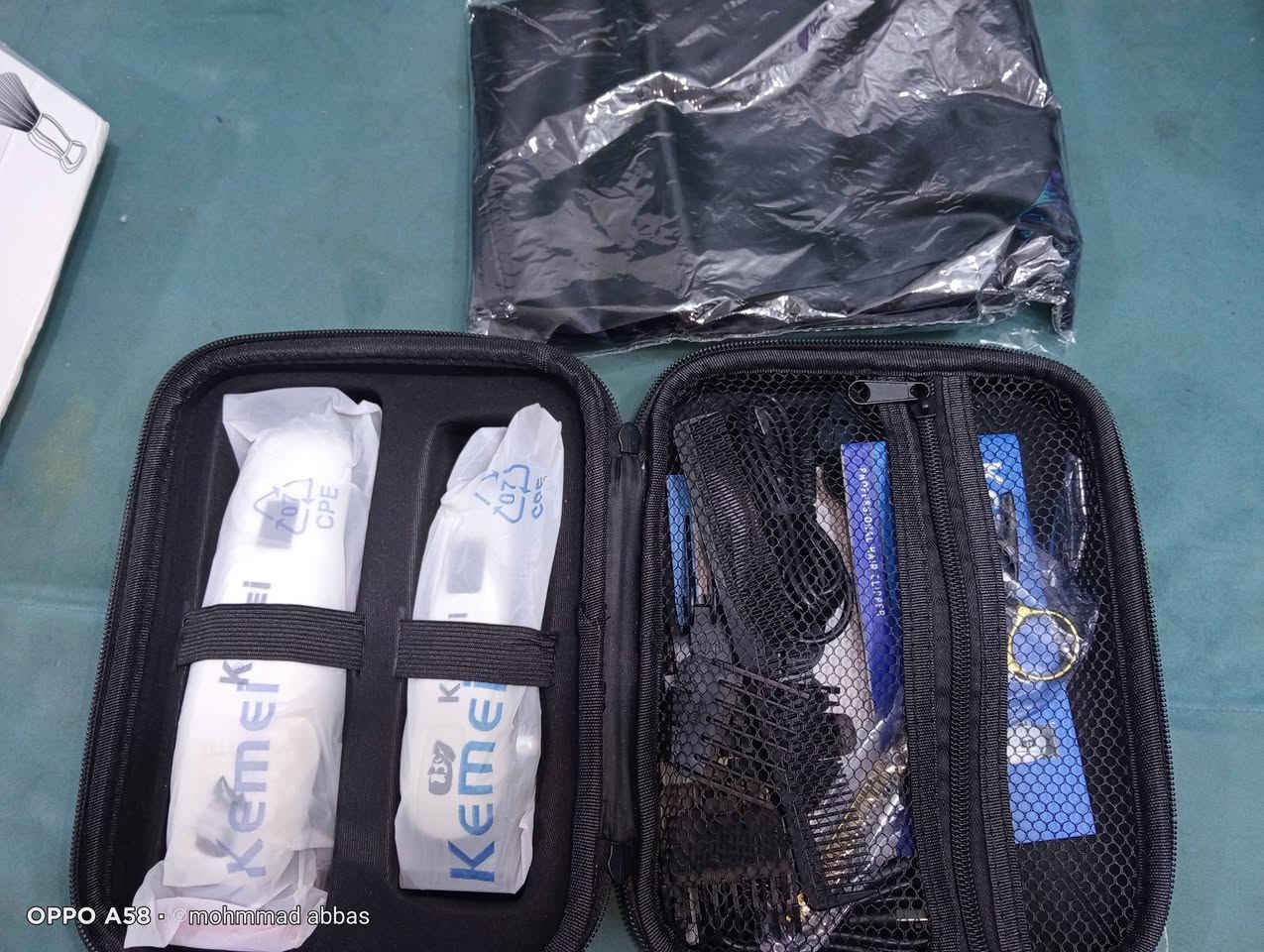 السلام عليكم مكينة حلاقة ماركة KEMEI 
جديدة وكاملة ملحقات 
بدلة 
مقص
مشط 
مشاطة مكينة 
شاحنات 2 
فرج تنضيف 
السعر 85 مع التوصيل


**إذا كنت صاحب هذا الإعلان وتريد حذفه لأي سبب، رجاءا أرسل رسالة إلى الدعم الفني**