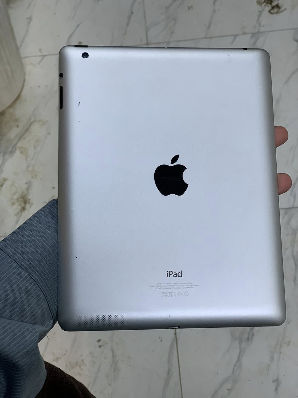 ايبادات ثنين للبيع الذاكرة ٣٢ نضافة ٩٠٪؜ بـ125 الف ثنينهم ***********
