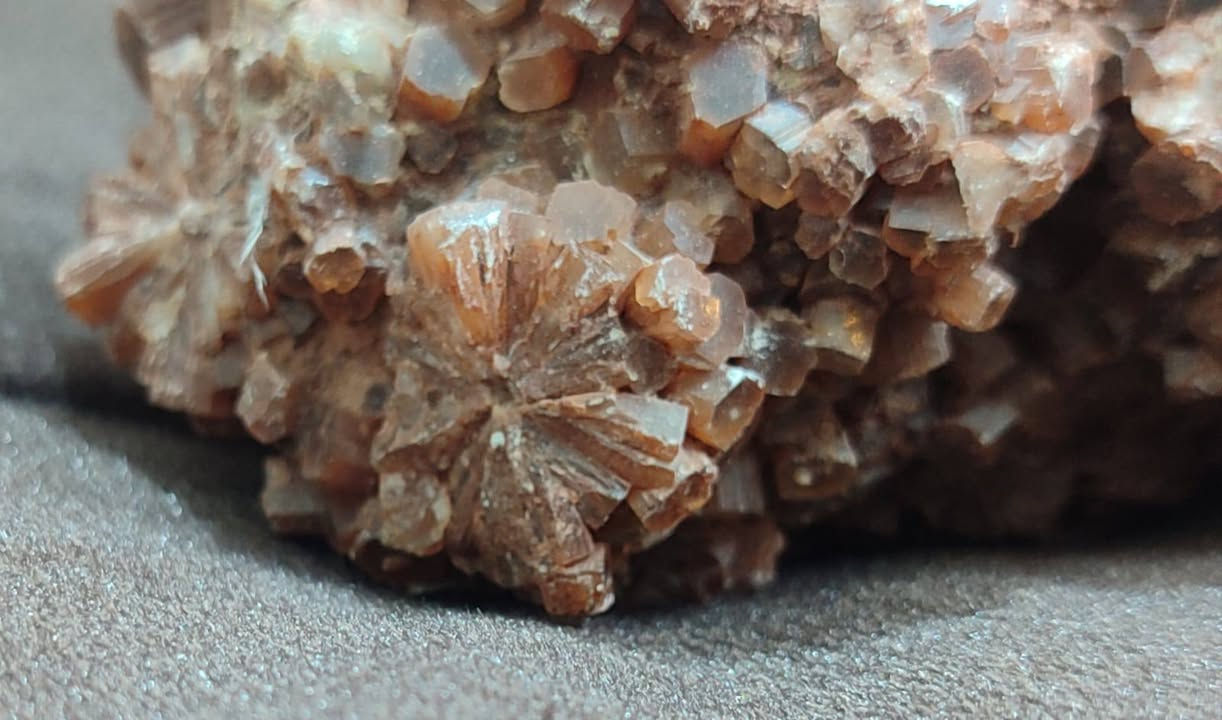 حجر طبيعي عنقود اراجونيت سبوتنيك
بيع مباشر 150.000 دينار
يتوفر توصيل لجميع محافظات العراق


**إذا كنت صاحب هذا الإعلان وتريد حذفه لأي سبب، رجاءا أرسل رسالة إلى الدعم الفني**