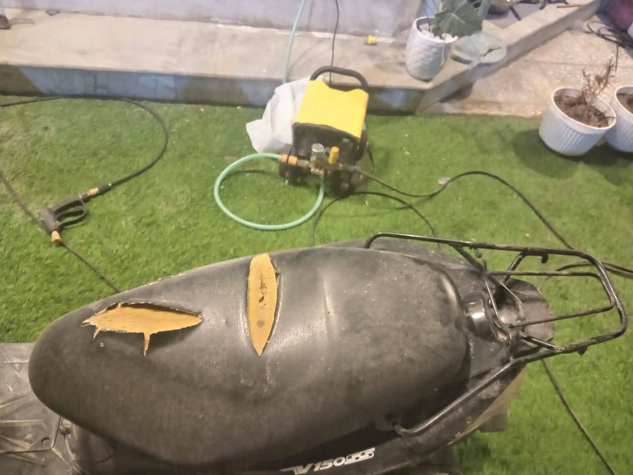 سلام عليكم دراجة بانزين ١٢٠ سرعه مكينه زينه شلعة محرك ممتاز لايدخن سعر 300 الف العنوان بغداد الدوره حي دجلة رقم تلفون *********** واتساب فقط
