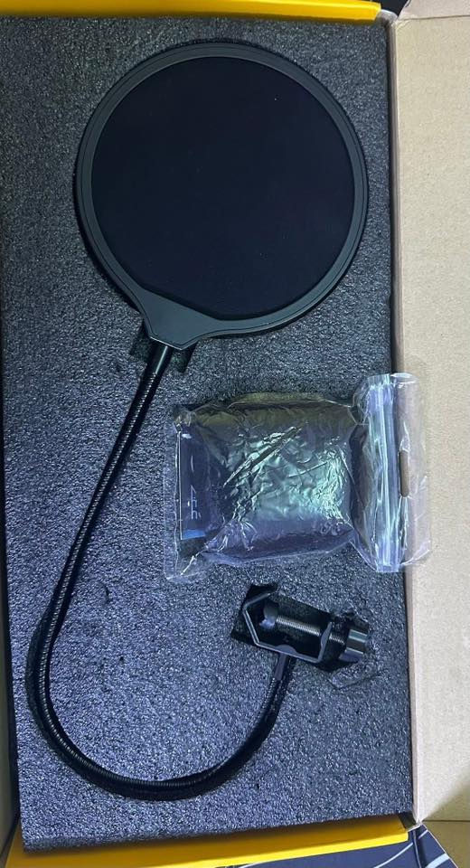 السلام عليكم
مايك maono كامل ملحقات بعدة جديد ٣٠ الف
كيبورد مادلايون مغناطيسي ٣٥ الف 
كيبل كويلد مع حنطة كاربون فايبر ١٥ الف
تواصل واتساب ***********
