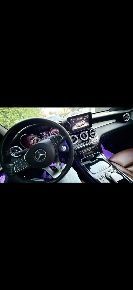 السلام عليكم 
سيارة مارسدس للبيع. 

موديل 2018 دخول 2019 

ماشية 40 الف 

نظيفه فول. 

6 سلندر مكينة 43 

تون تيربو 

السنوية جديده والسيارة باسمي ثاني يوم تحويل 

مكاني المنصور

***********
