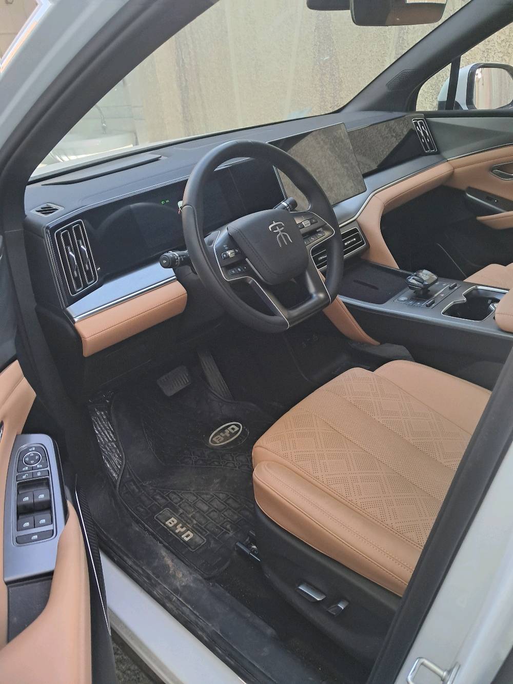 BYD سونك L موديل ٢٠٢٥ نص مواصفات بانوراما خمس كامرات كرسي السائق كهرباء الشحنة تمشي ١١٢ كم عداد المسافة ١٠٠٠ كم السعر المطلوب ٢٩٥٠٠٠٠٠ دينار بيه رصعة حسب صور السونار للاسنفسار ***********
