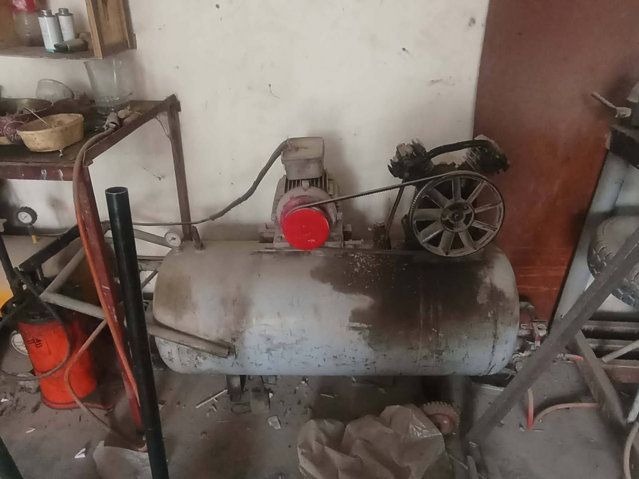 غراض محل بنجرجي كامله للبيع للستفسار***********مكلف بنشر
