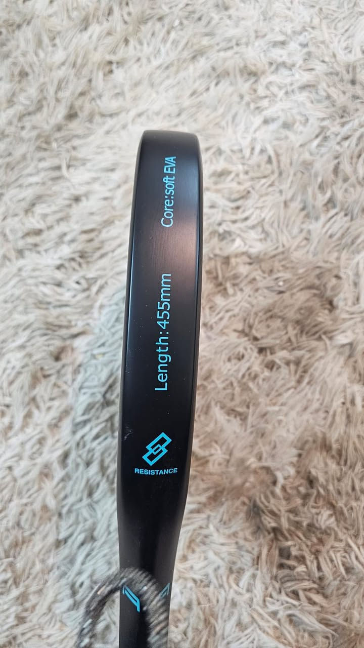 مضرب بادل جديد غير مستخدم الاستفسار واتساب ***********
