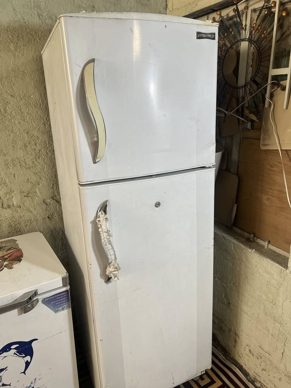 للبيع مكاني كرادة تشتغل ولفريز ثلج
***********
