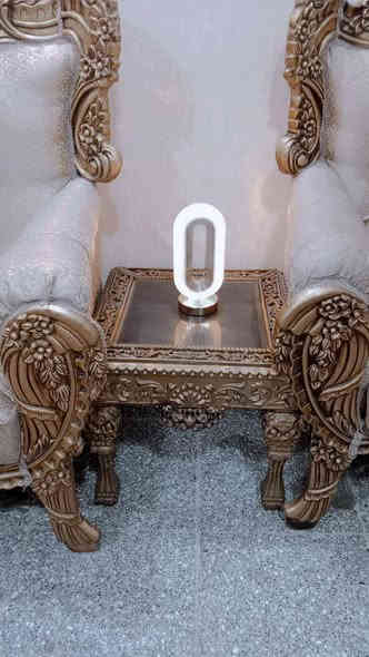 تخم عشر مقاعد  قنفتين ثلاثية وقنفه ثنائية وكرسي عدد 2 +طبلة وسطية كبيرة وطبلتين جانبيتين  مصارله تقريبا 6 اشهر  جدا نظيف  اريدة 550  وبي مجال بسيط
***********
