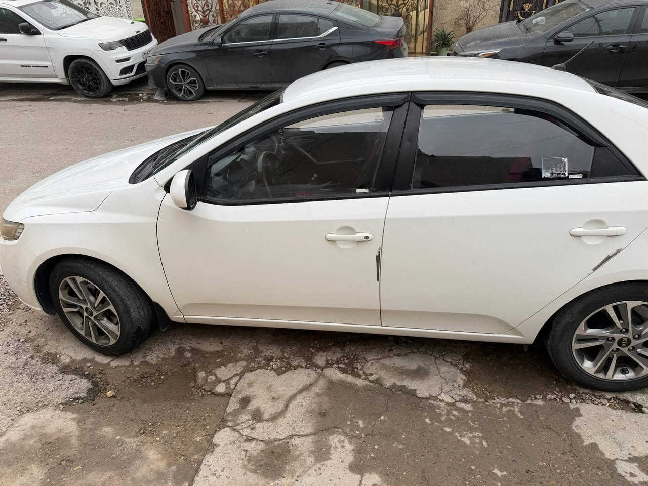 السلام عليكم سيراتو 2012  خليجي للبيع
صبغ على كد شبر باب السايق فقط 
محرك 1600 دوش 
ماشية ١٩٥٠٠٠
رقم سليمانية باسمي 
 السعر 105 
للإستفسار ***********
