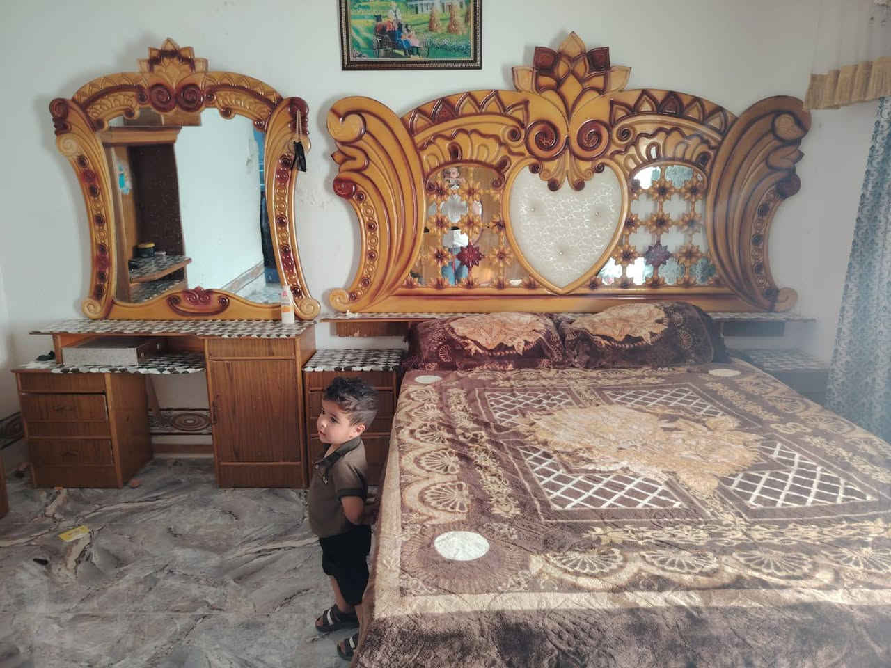 السلام عليكم اخوان توجد غرفه توج نضافه فول مثل ما وضح بصوره السعر 550وبيه مجال الاستفسار عن الرقم ***********يوجد واتساب العنوان البوعبيد الحويجة
