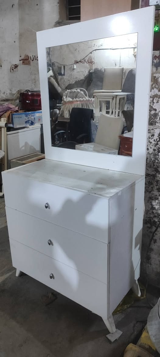 ميز تواليت بناتي وميز تواليت كبير مال غرف تركيه... الحمزة مجمع الحوراء...***********
