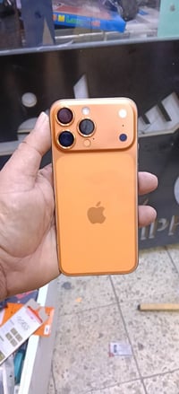 ايفون ١٦ برو ماكس • ٢٥٦ • ضهر مكسور