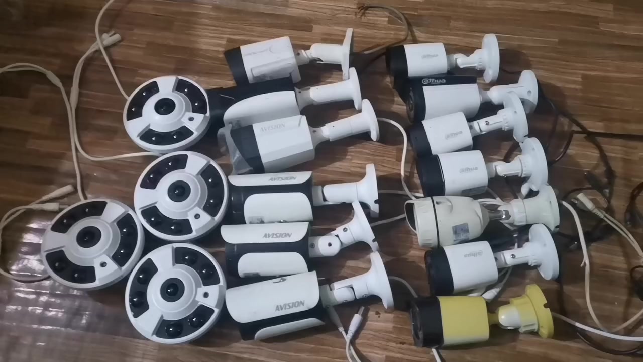 17 كامره
فحصتهن ما اشتغلن 
+  8 أجهزه دي في آر
شغلات بس ما يعرضن صوره على البلازمه
+  جهازين دي في آر طافيات
قيمهن واخذهن بما يُرضي الله


**إذا كنت صاحب هذا الإعلان وتريد حذفه لأي سبب، رجاءا أرسل رسالة إلى الدعم الفني**