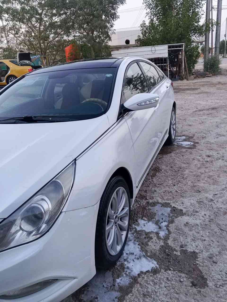 للبيع هيونداي سوناتا 2011  فول مواصفات
سقف بانوراما
تبريد شغال 
كير جديد ومكفول
حدادة جديدة
تخم تايرات 
السيارة مكفولة من الضربة
تريد مداور تريد وكالة ليعجبك
السعر 105وبيهه مجال قليل 
العنوان: النجف الأشرف – ناحية العباسية.
للتواصل: ***********
للتفاصيل أكثر، الاتصال أو المراسلة على الرقم أعلاه.
