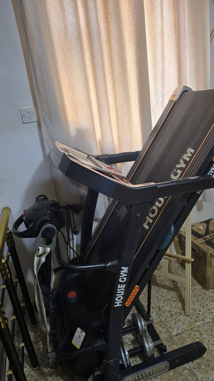 جهاز جري (جبلي) نوع هوس جيم يحمل أوزان مابين ١٦٠ _ ١٨٠ كغم اخو الجديد السعر ٣٥٠ اللي يريده يتواصل خاص


**إذا كنت صاحب هذا الإعلان وتريد حذفه لأي سبب، رجاءا أرسل رسالة إلى الدعم الفني**
