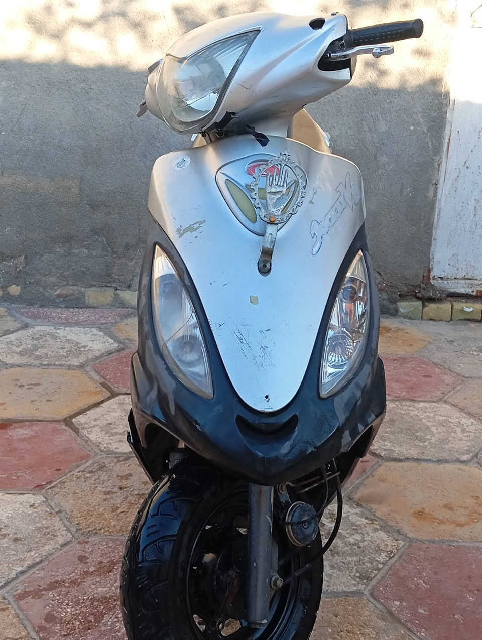 السلام عليكم مرخصة الأدمن دراجه للبيع موديل2011... السعرخاص ***********
