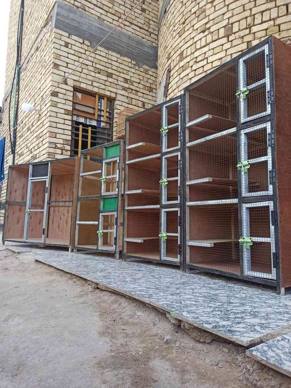 للبيع خانات وقفص حجم كبير 
باقي التفاصيل داخل الفيديو 

ملاحظه.....

نعمل حسب الطلب //اقفاص دجاج
خانات للدجاج // قفاص بلابل 
خانات حمام  // ابراج حمام 
ابراج طيور حب و كناري وغيرها 
بسعار مناسبه

للتواصل ***********
 يوجد واتساب
