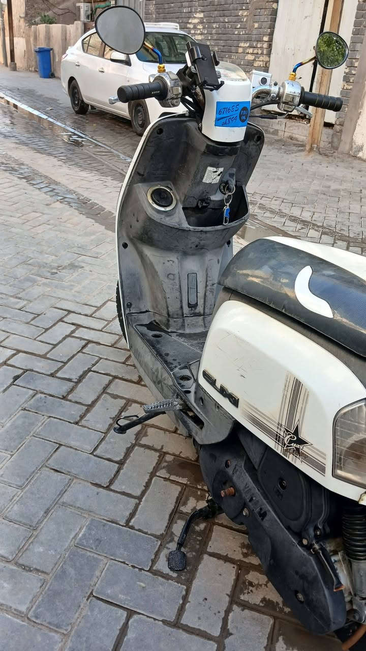 دراجه بواليس  الون ابيض داخل رصاصي 

دراجه ي نقص مابيه كهربايات نضيفه كفراته نضيفه 
الدراجه ابلاديه مكينه مكفوله واخذه وين اتروح بيه روح لتنطيني افلوس  اله تفحصه ودراجه صافيه اخت الرمبه مكاني بغداد الجديده  سعره ٨٥٠ وبيه مجال حك الجيه


**إذا كنت صاحب هذا الإعلان وتريد حذفه لأي سبب، رجاءا أرسل رسالة إلى الدعم الفني**