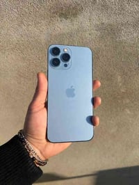 13 برو ماكس بطاريه 90  256 G  سعره 650  مكفول 07731078222