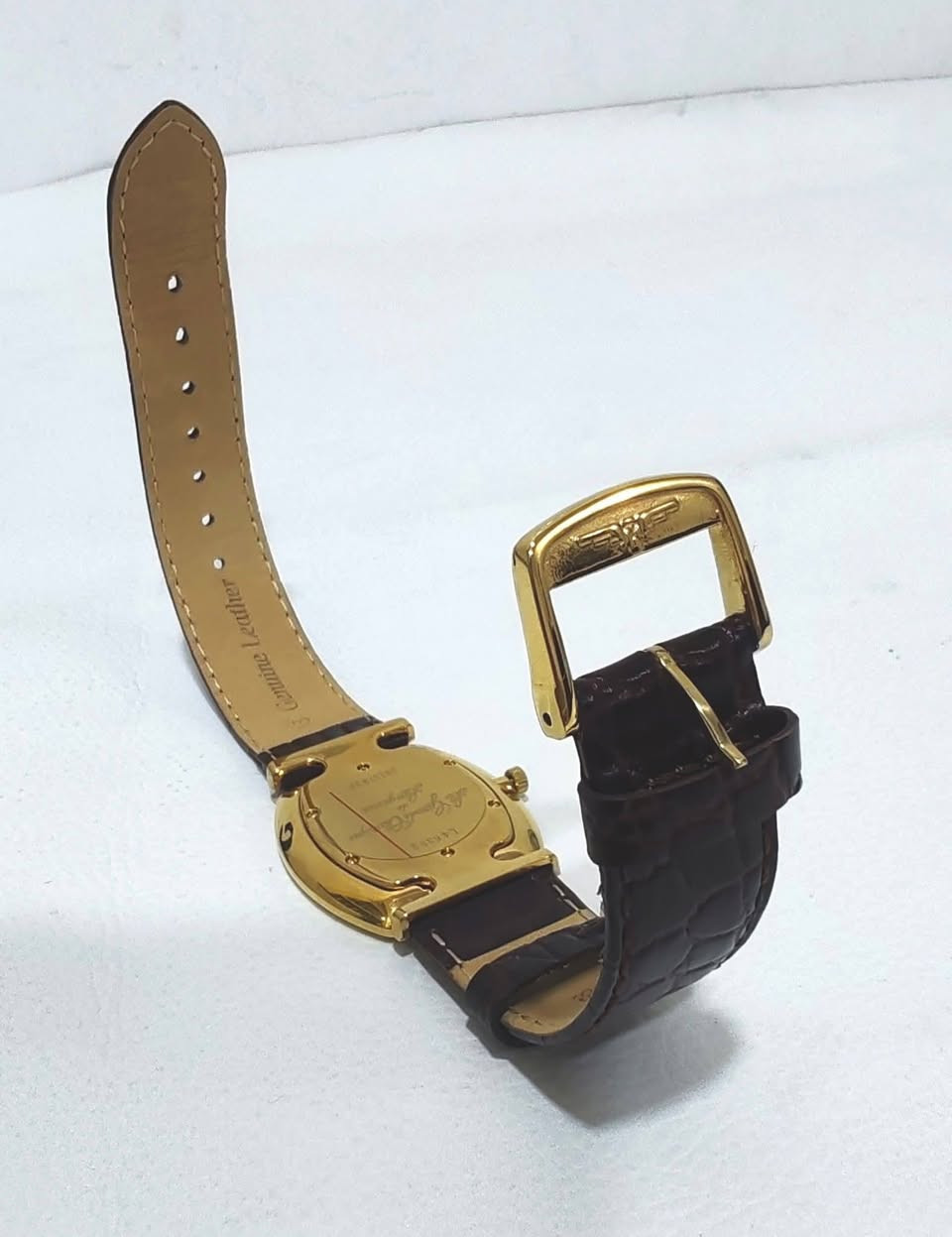 ساعة رجالي لونجين  LONGINES
SWISS  MADE
صناعة سويسري اصلي
غير  مستخدمة لوك
القطر  32  في  30
ساعة مميزة  سير جلد طبيعي لون بني والاطار ذهبي والمينة بيضاء والارقام لاتينية
السعر  220  الف


**إذا كنت صاحب هذا الإعلان وتريد حذفه لأي سبب، رجاءا أرسل رسالة إلى الدعم الفني**