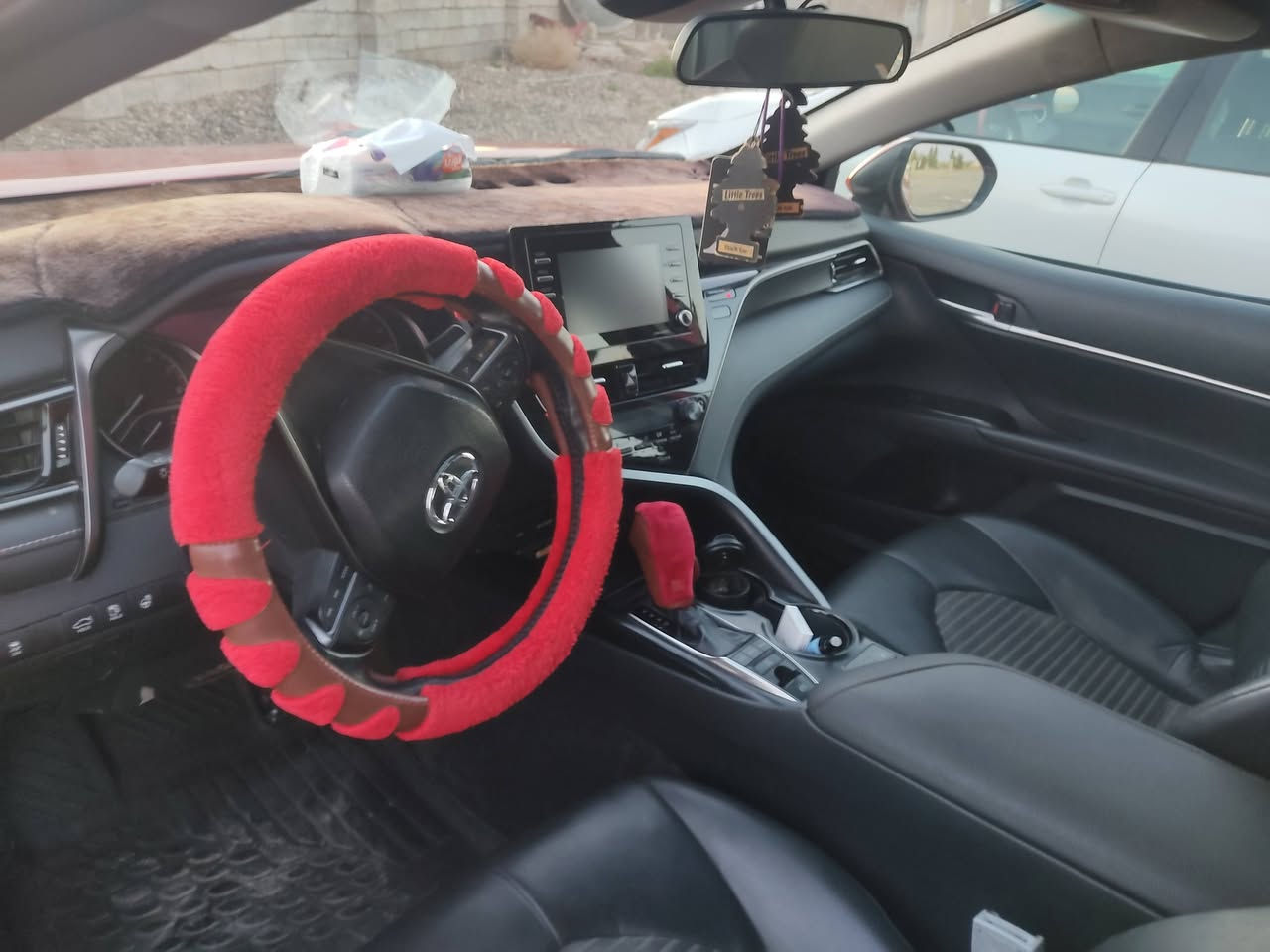 السلام عليكم 
للبيع 
كامري موديل 2024 مواصفات SE مرقمه معوقين كركوك دولي شرط الوكاله من المعوق 
ماشيه 32 الف ميل 
رقم الشاصي مرفق بالمنشور 
السعر 170  وبيها مجال 
وترهم مراوس ب عذاري من موديل 2009 الى موديل 2014
عنوان السياره كركوك قضاء الحويجه ناحيه الزاب 
للاستفسار الاتصال على الرقم التالي 
‏‪0782 496 9125‬‏
