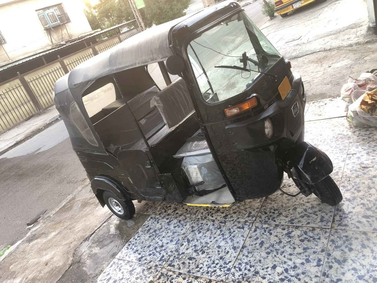 السلام عليكم
للبيع 2022  باجاج  مرقم بغداد بسمي 
معمره دووس + تكمتين فقط 
بارد بالصفحه  اليمنه شي قليل 
مكينه مجفته .. !! 
السعر ٨،٥٠٠ بيها مجال 
شرط تفحص سمكري وفيتر قبل لا تشتري ؟
*********** 
مكاني بغداد - الدوره
