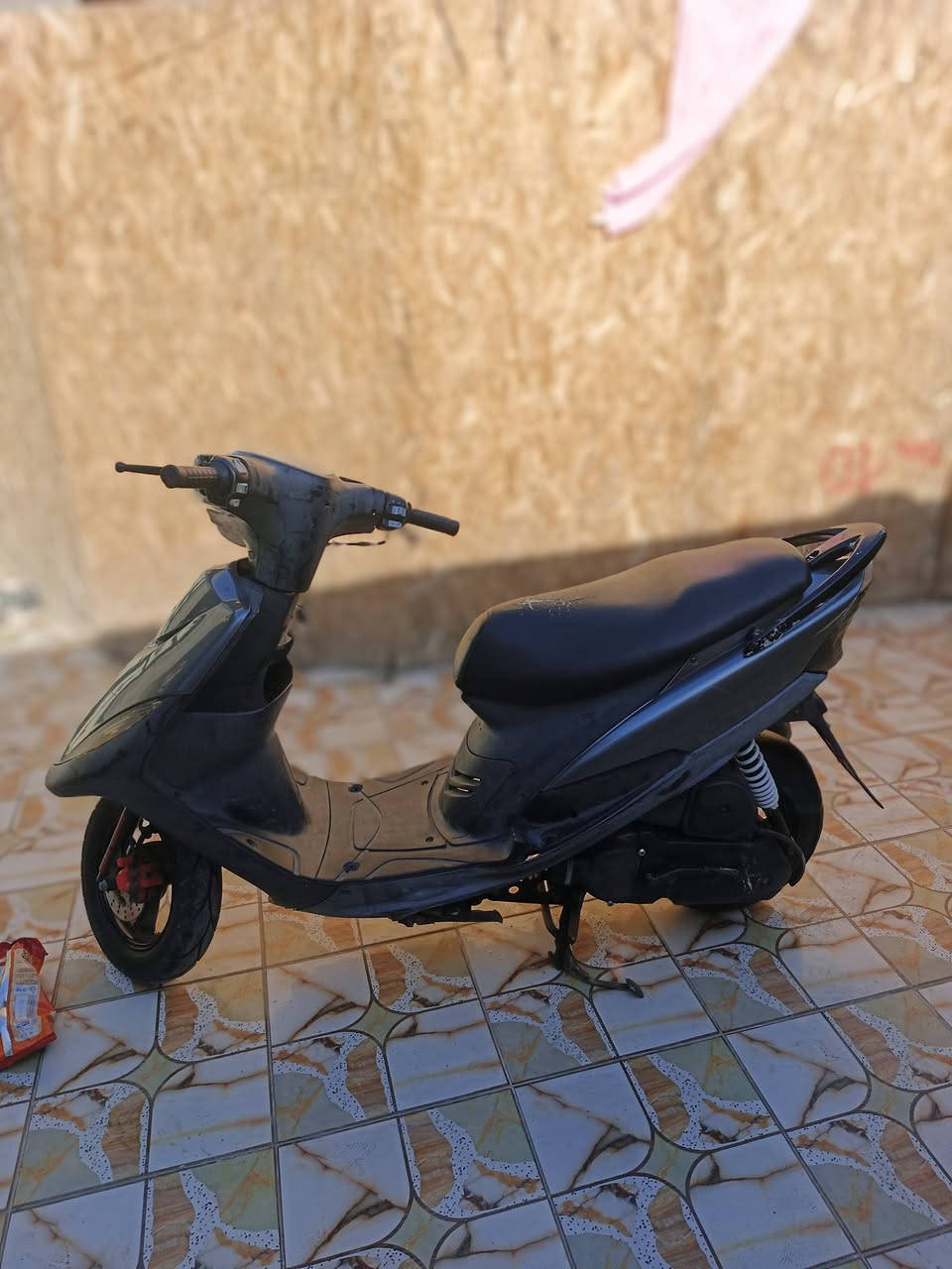 سلام عليكم دراجه ماكس عدل رمبه امختمه ما صارلي هواي من طلعتها من المعرض دراجه مابيها أي نقص نكره سلف كلشي شغال بالدراجه من لايتات من اشاير من عداد مكينه نضيفه:السعر 950 اوبيهامجال المكان البصرة أبو الخصيب قرب مستشفى الصين الرقم:‏***********
