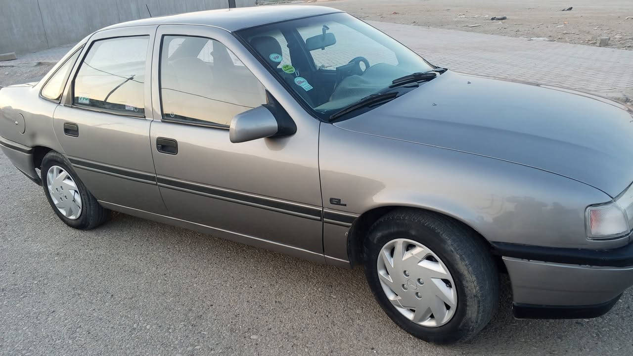 السلام عليكم اوبل فيكترا موديل 1992 محرك 16 رقم كركوك دفتر بانزين بي صاحبه الشرعي موجود سنويه عضم عاج مشروع وطني لل28 للاستفسار اكثر الاتصال ما متواجد  على فيسبوك ***********
