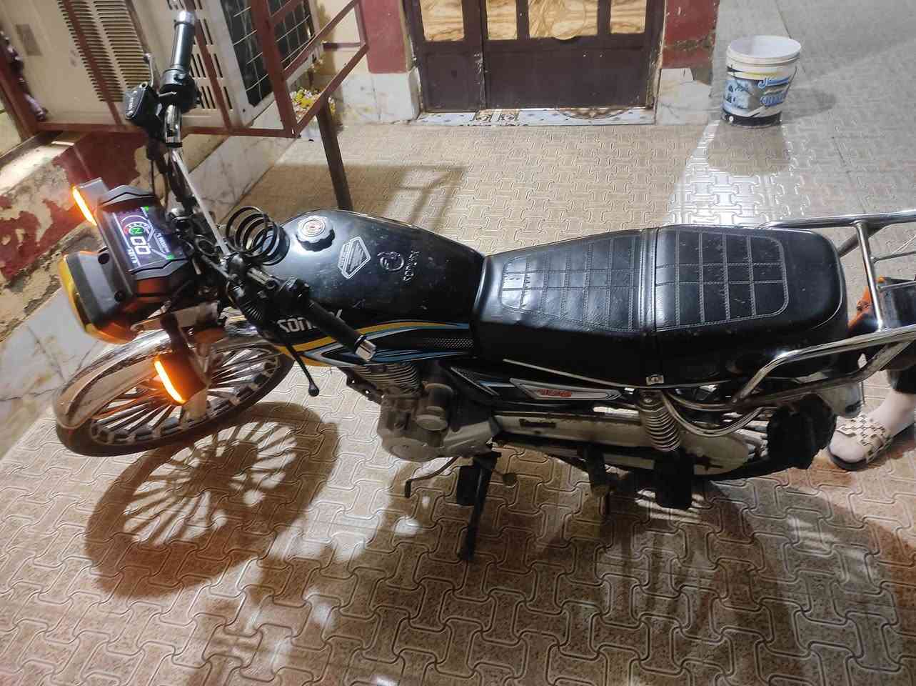 سيفان مديل 24 شكل ال 25
 دراجه كلها بلاديه ونضيفه 
اوراق أصولي السعر 650 وبيها شي قليل 
مكاني خان بني سعد 
الرقم ***********
