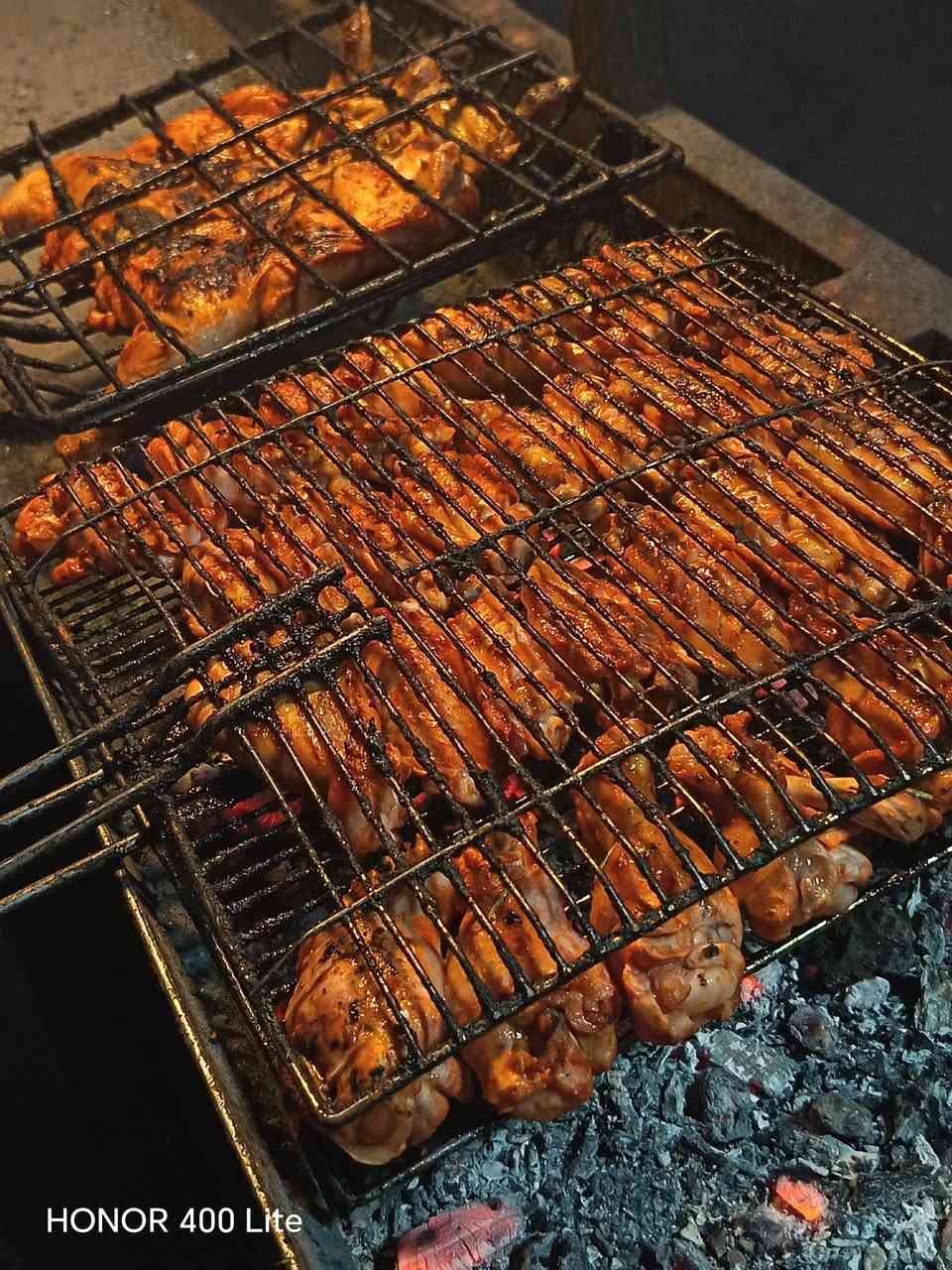 السلام عليكم
توفر لدينا اجنحة عراقية 100%🐔🪽 

النفر 10 قطع به الاف توصيل مجاني داخل الأمين... ***********
