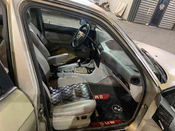 سلام عليكم
525 مسكر فانوص 
موديل 1990
كير عادي جاترك 260✈️
تبريد قطعتين شغال ثلج 
بغداد بأسمي سنويه لل29
مروحه كهرباء f01
محرك بي تنقيص كلش قليل مامأثر عليها شرط ترايك 200 
شاشه كاميرا وي البك حساسات 
سياره جاهزه مال جناي والسياره عندي من 2018
كهربائياتها كلها شغاله بدون جطلات وزلغ 
يرادلها فقط صبغ لليحب يصبغها 
كشنات جلد كهرباء كلها شغاله
مكانها بغداد الوزيريه قرب بنزين خانه الوزيريه 
***********
السعر 37 
السعر 37
