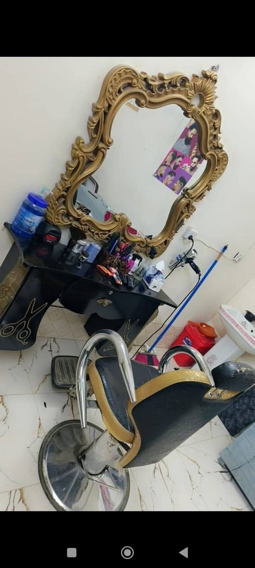 سلام عليكم اغراض محل حلاقه للبيع مكاني جبيل كرسي او ميز او مرايه او مقاعد انتضار كلهن 220 تواصل ***********
