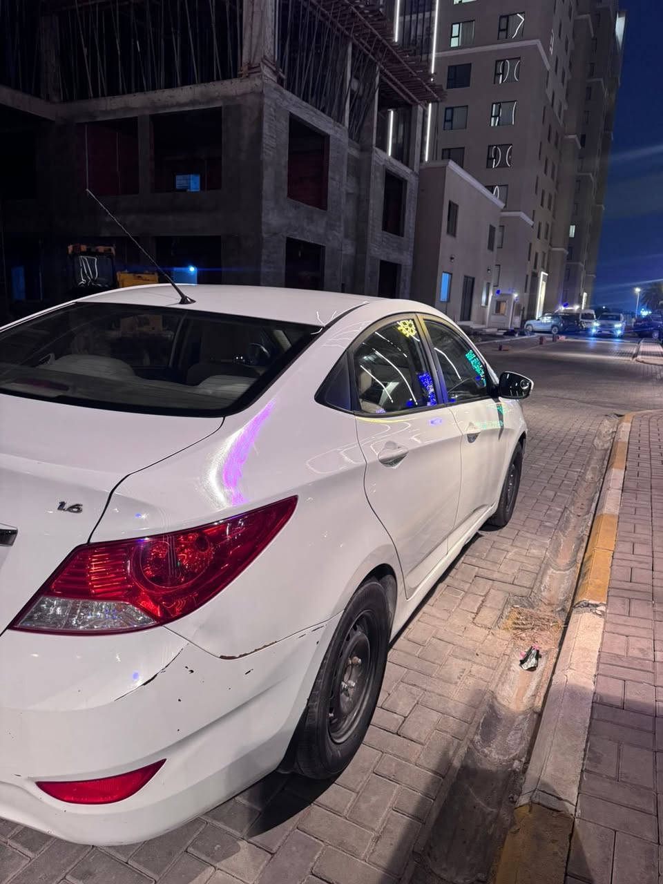 اكسنت خليجي2014 فول موصفات
مكينه 1600 دوش سياره. كل نقص مابيه. 
السعر 108 قفل سياره بدون. صبغ بس بنيد 
سياره باسمي تحويل ثاني يوم وملاحظه هاي صوره قبل شهر حاليا سياره هزه وسنويه ورقم كله جديد 
متواجد ع رقم بس ***********
مكاني بغداد بياع
