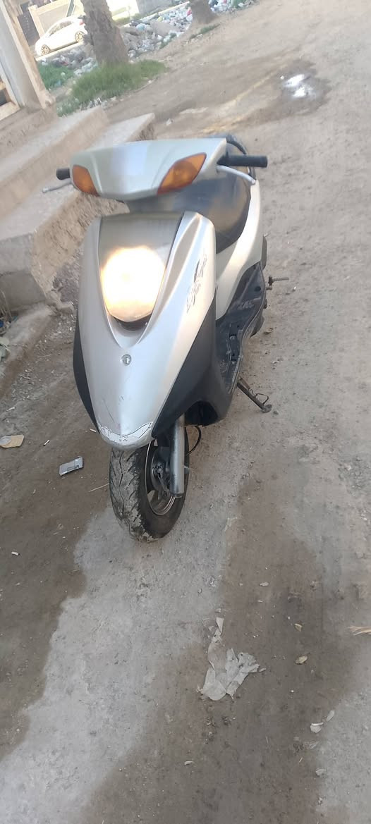 السلام عليكم دراجه بريز للبيع دراجه سلفندر مكينه ناعمه سعر 500 بيها مجال شيء بسيط***********
