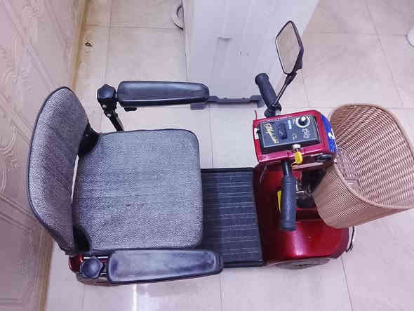 سكوتر شحن مال معوقين ذو الاحتياجات الخاصة شغالة كامله تحتاج شاحنة فقط سعر ٤٧٥ مكاني بغداد الحريه الاستفسار واتساب ***********
