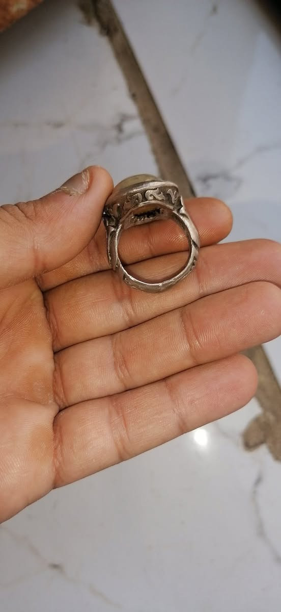 خاتم سليماني دهني عين صريحة صياغة سلجوقي ثقيل 23غرام حجر قديم القطعة مشروطة محبة تسهيل امور جاه وجه عقد لسان قطعة مفولة تفول


**إذا كنت صاحب هذا الإعلان وتريد حذفه لأي سبب، رجاءا أرسل رسالة إلى الدعم الفني**