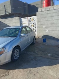 كير ومكينة مقفلة • ٢٠٠٧ • بابل