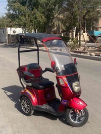 عندي دراجه شحن للبيع نضيفه جدا جدا بطاريات بعد جيده جدن السعر 900 وبيه...