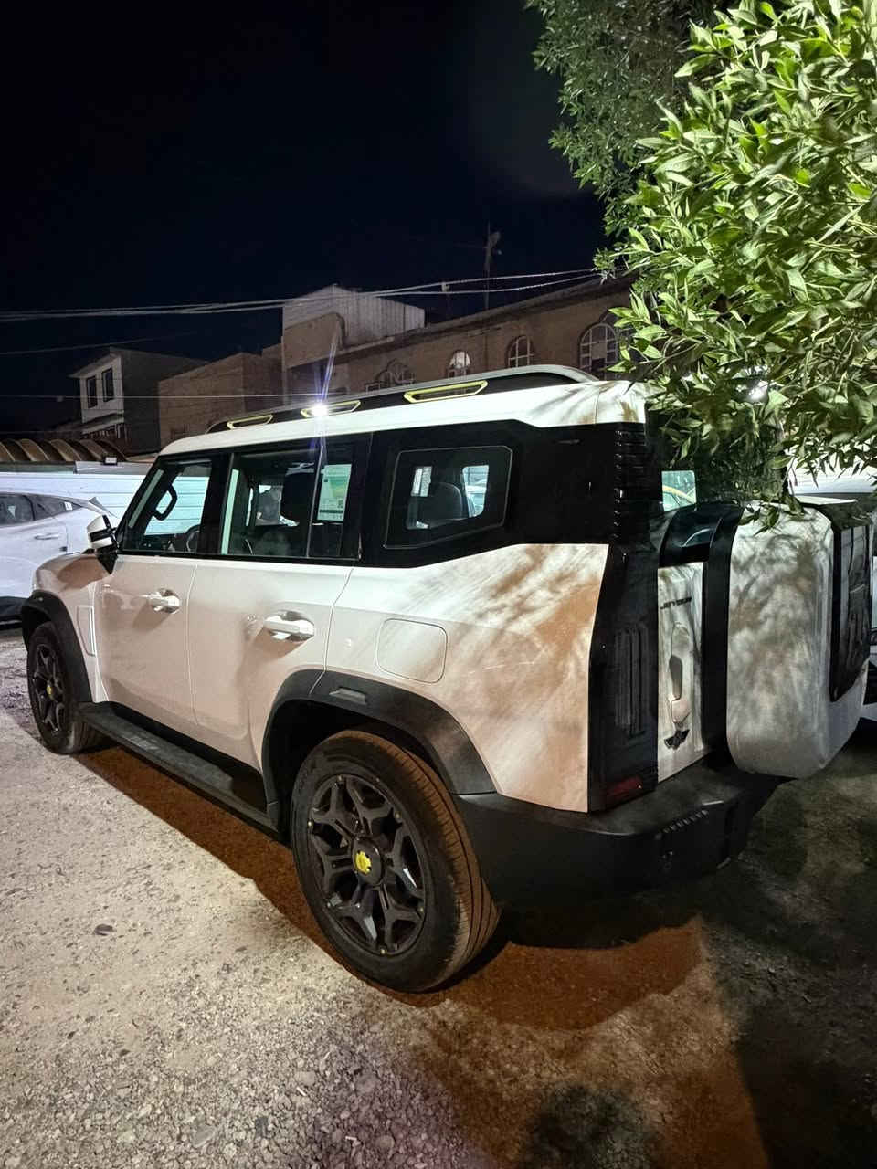 جيتور t2 2025 زيرو صفر كيلو متر داخل زيتوني مرقم بغداد كامل لوحة وسنوية السيارة صفرر زيروو مواصفات لاكجري ترهم مراوس شنو عندك عادي اراوسك مكان بغداد حي الاعلام السعر 41 و500 مرقم كامل 
***********
