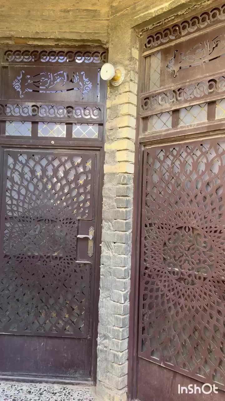 السلام عليكم بيت للبيع زراعي سند ٢٥ العنوان بلديات شارع الضباط الثانيه المساحه ١٠٠ متر بناء طابق ونص كامل مستعجله ع بيعه لغرض السفر للاستفسار ع الرقم ***********
