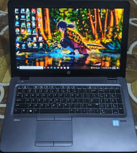 i7-7500U • ٨ جيجا رام • SSD ٢٥٦ جيجا
